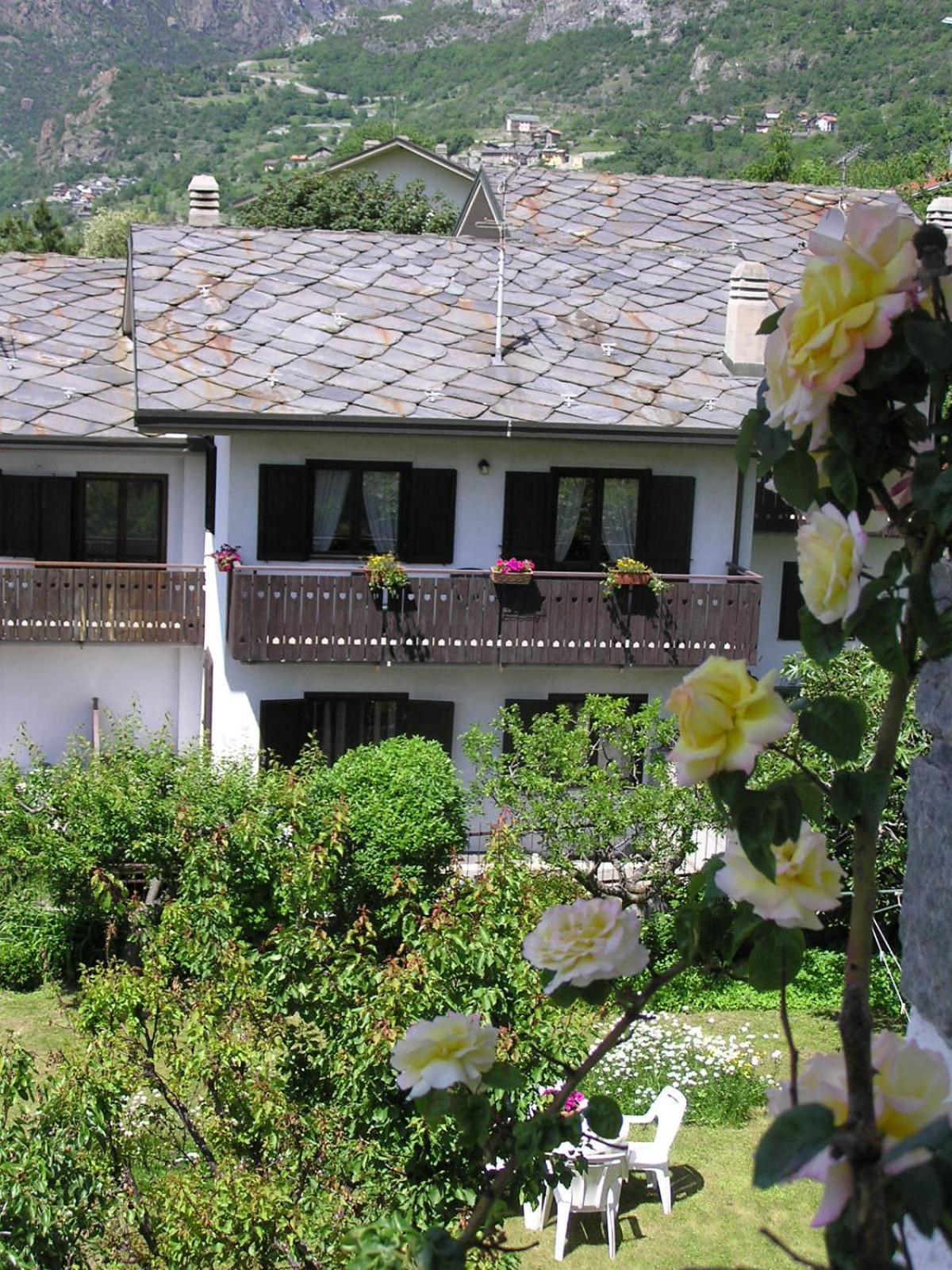 B&B Au Petit Bonheur Saint-Vincent Exterior photo